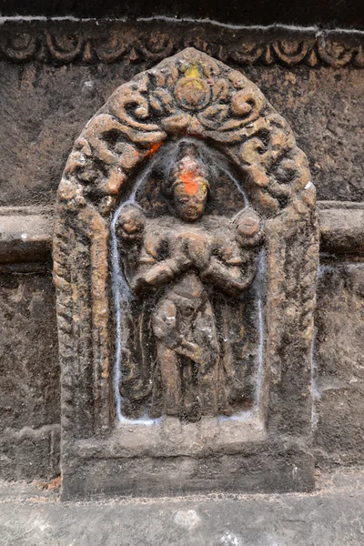 Estátua de pedra de Buda em Swayambhunath. Agora destruído depois — Fotografia de Stock