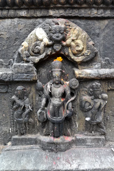 Antigua estatuilla de Buda sentado en Swayambhunath. Ahora destro —  Fotos de Stock