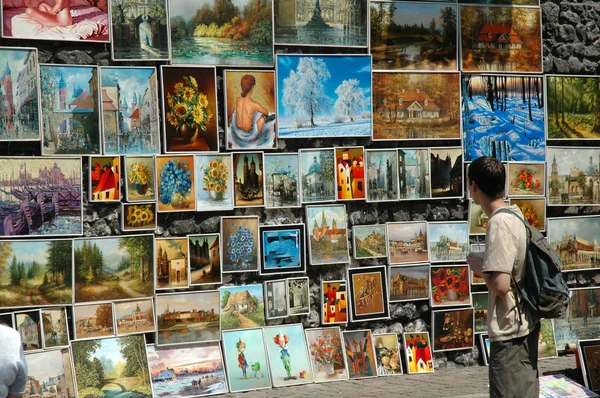 Paitings for sale in Krakow Old Town, Poland — Stock Photo, Image