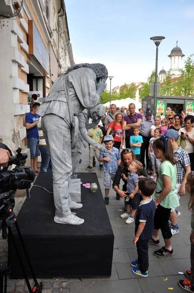 Estatuas vivas de Beeldje: las campeonas mundiales de las estatuas vivas — Foto de Stock