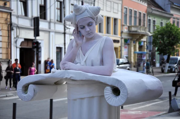 Living statue, street performer — Stock Photo, Image