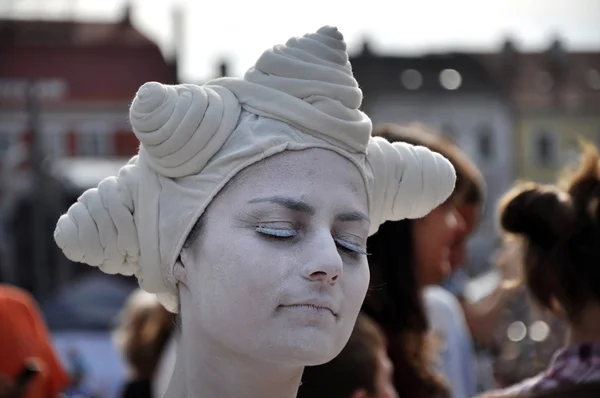 Estátua viva, artista de rua — Fotografia de Stock