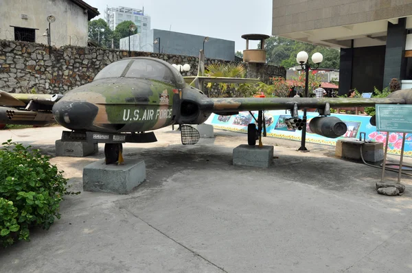 Нас air force літака у військовий музей залишки. Сайгон, vietna — стокове фото