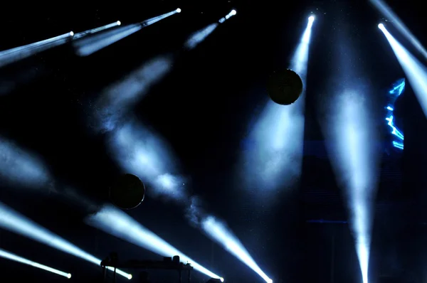 Podium verlichting tijdens een live concert — Stockfoto