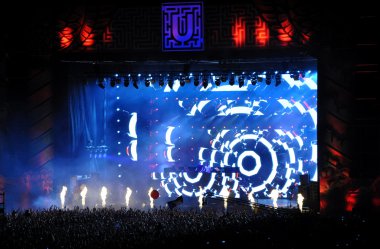 Dimitri Vegas and Like MIke live concert