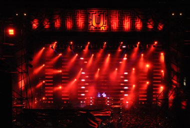 Stadyum insanlarla dolu