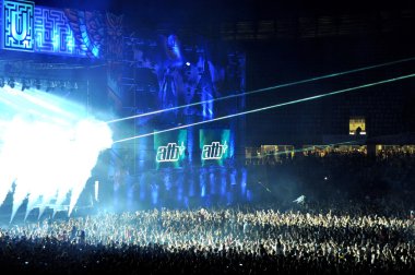 Konserde kalabalık