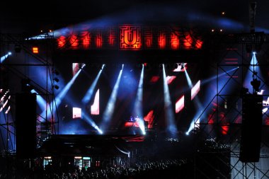 Stadyum insanlarla dolu