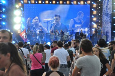 Canlı konser, parti insanlar