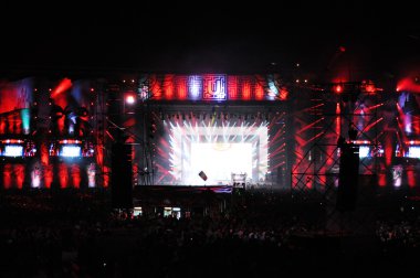 Anlatılmamış festivalin ana sahnede canlı konser