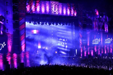 DJ Atb canlı konser gerçekleştirir