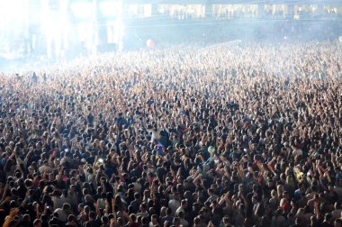 Konserde kalabalık