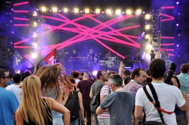 Canlı konser, parti insanlar