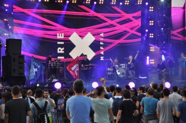 Grubun canlı konser Sahne Alanı'nda gerçekleştirir.