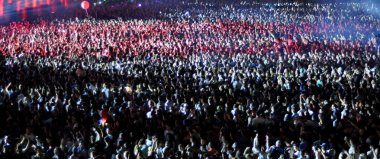 Konserde kalabalık