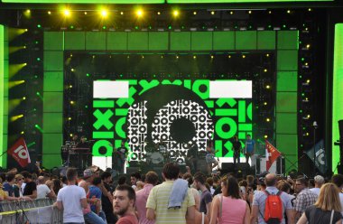 Canlı konser, parti insanlar