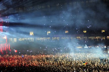 Konserde kalabalık