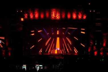 Stadyum insanlarla dolu