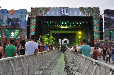 Canlı konser, parti insanlar