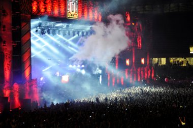 Konserde kalabalık