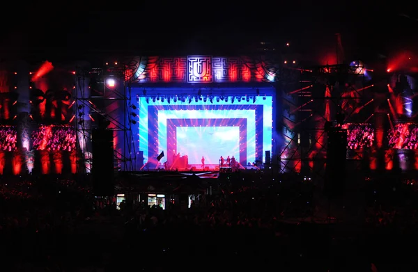 Concierto en directo en el escenario principal del Untold Festival — Foto de Stock