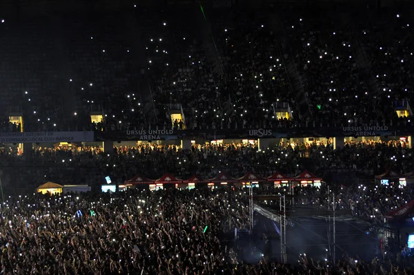 Parti kalabalık konser dans