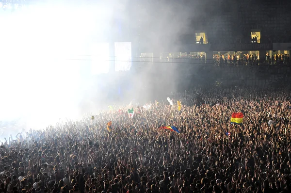 在 David Guetta 演唱会的离别人群 — 图库照片