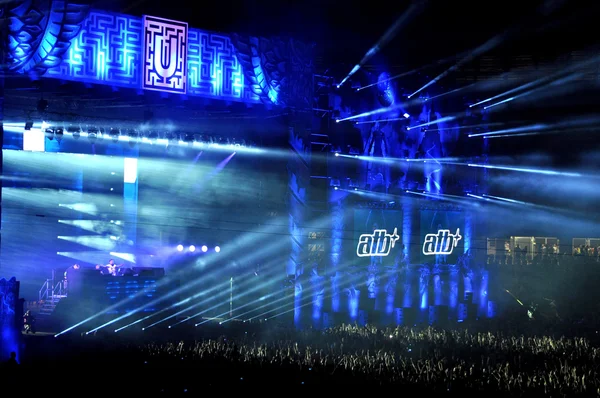 DJ Atb canlı konser gerçekleştirir