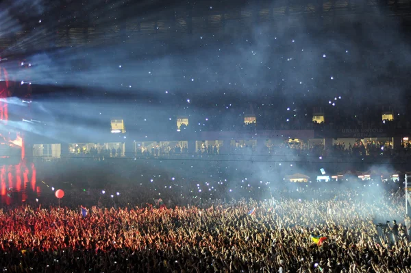 Gente en un concierto en vivo — Foto de Stock