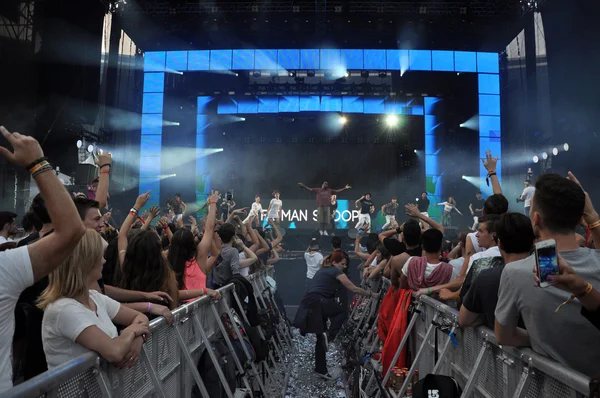 Multitud en un concierto de rap —  Fotos de Stock