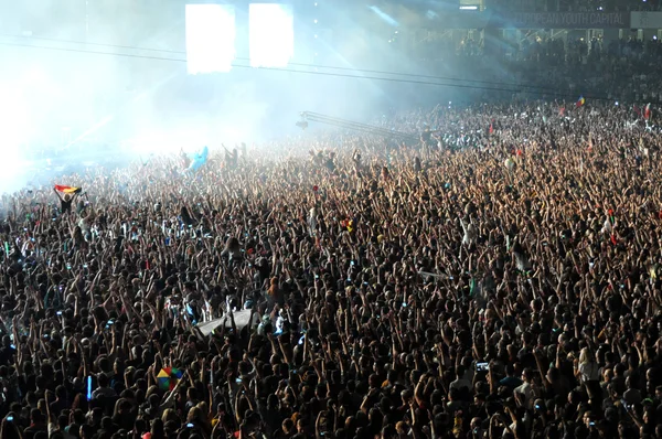 Partij menigte tijdens een concert — Stockfoto