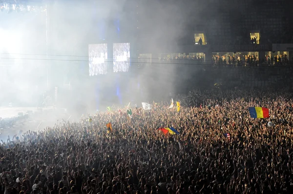 Parti kalabalık konser dans