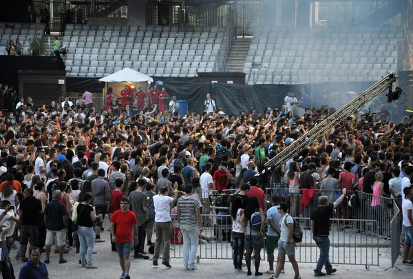Crowd at a rap concert — Stock Photo, Image