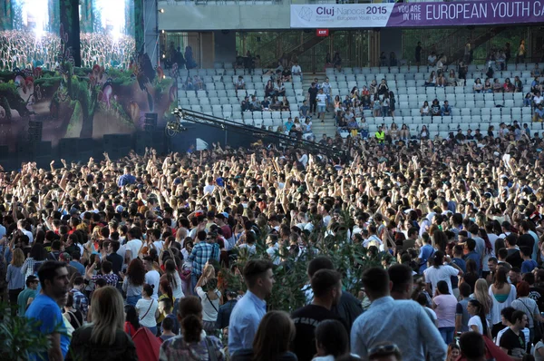 Multitud en un estadio en un concierto en vivo —  Fotos de Stock