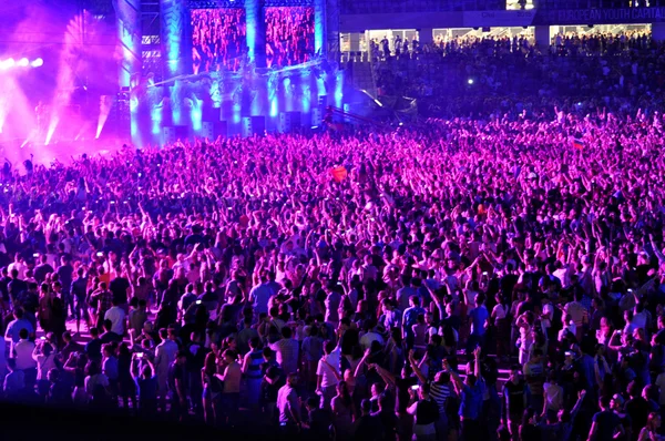 Folkmassa vid konsert — Stockfoto