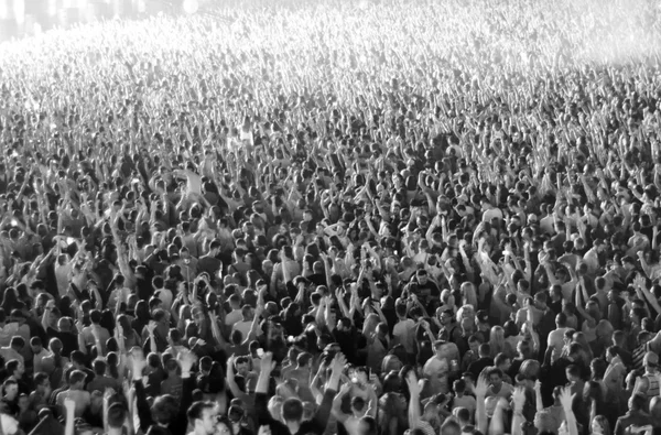 Multitud de personas borrosas — Foto de Stock