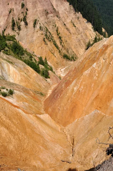 Rokle, eroze geologických vrstev — Stock fotografie