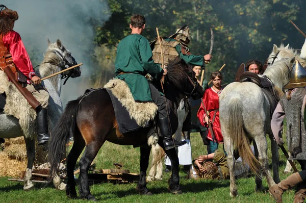 Demonstração equestre em trajes tradicionais — Fotografia de Stock