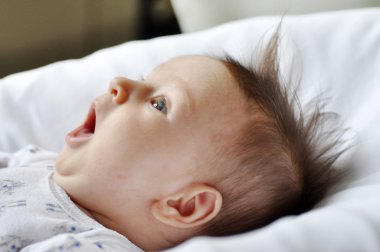 Merak bir bebek kız portresi