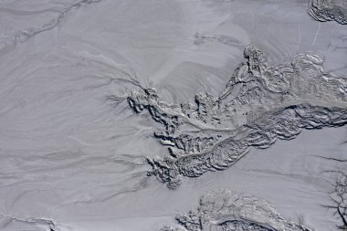 İnsansız hava aracı tarafından soyut çamur çatlakları ve desenler