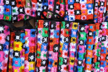 Vietnamca İpek eşarp deseni