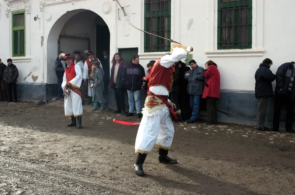 Mensen in de winter Carnaval vieren klederdracht — Stockfoto