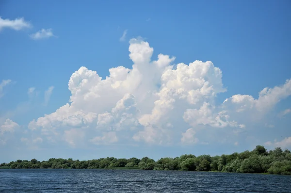 Lago en el delta del Danubio, Rumania — Foto de Stock
