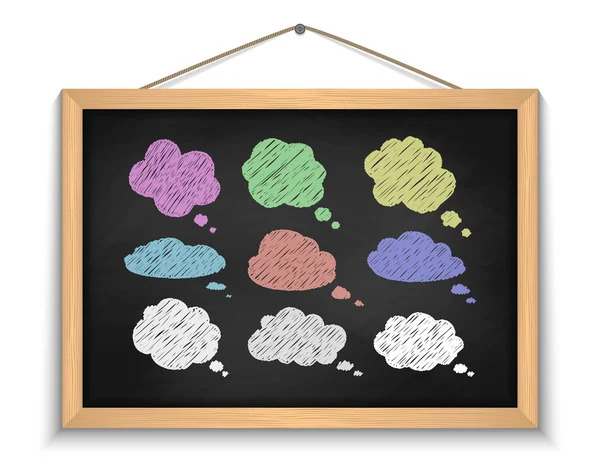 Chalkboard com bolhas de fala em nuvem —  Vetores de Stock