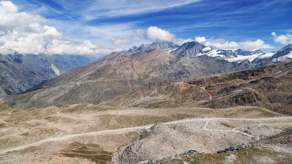 Góry między Zermatt i Saas-Fee — Zdjęcie stockowe