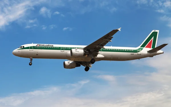 A321 de Airbus de Alitalia — Foto de Stock