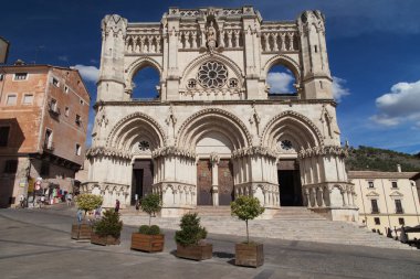 Cuenca, İspanya - 18 Ağustos 2020: Cuenca, İspanya 'da Santa Maria y San Julian Katedrali
