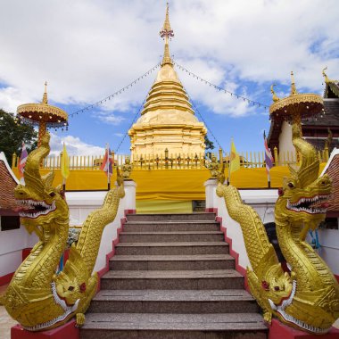 Wat Phra 'daki Altın Pagoda. Chiang Mai, Tayland' daki Doi Kham..