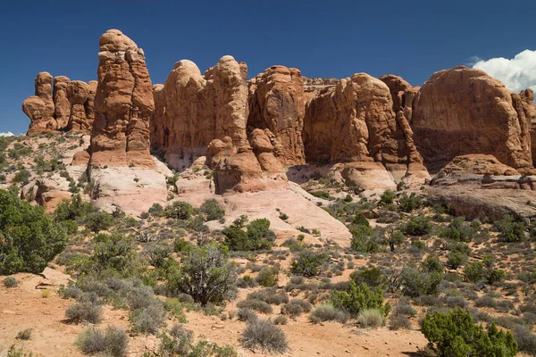 Szczyty Skalne Ogrodzie Eden Parku Narodowym Arches Utah Usa — Zdjęcie stockowe