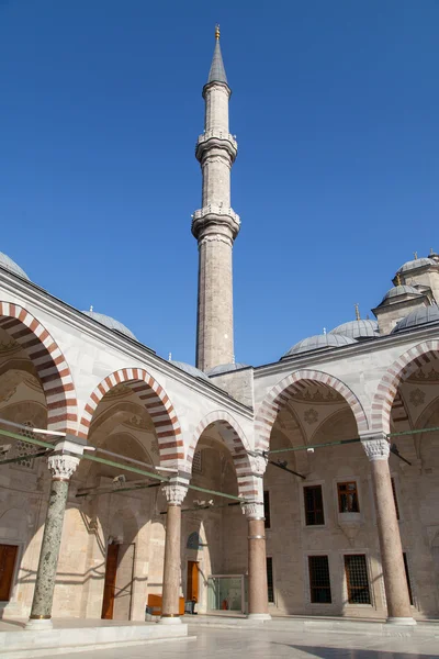 Fatih-moskén minaret — Stockfoto